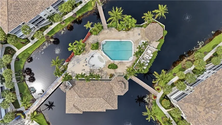 7671 Pebble Creek Cir 204, Naples, Florida 34108