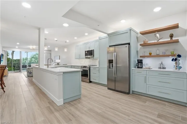 7671 Pebble Creek Cir 204, Naples, Florida 34108