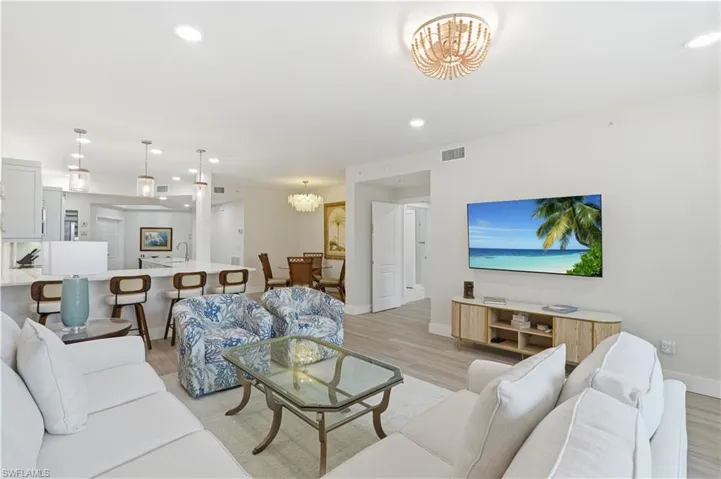 7671 Pebble Creek Cir 204, Naples, Florida 34108