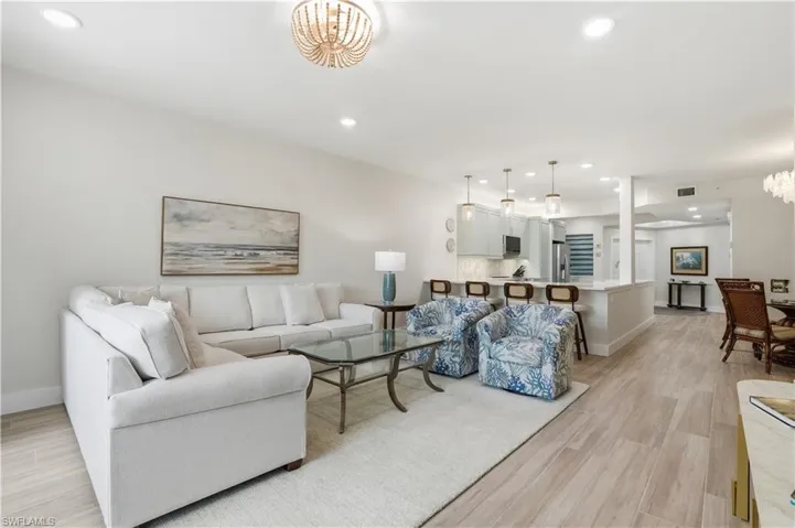 7671 Pebble Creek Cir 204, Naples, Florida 34108