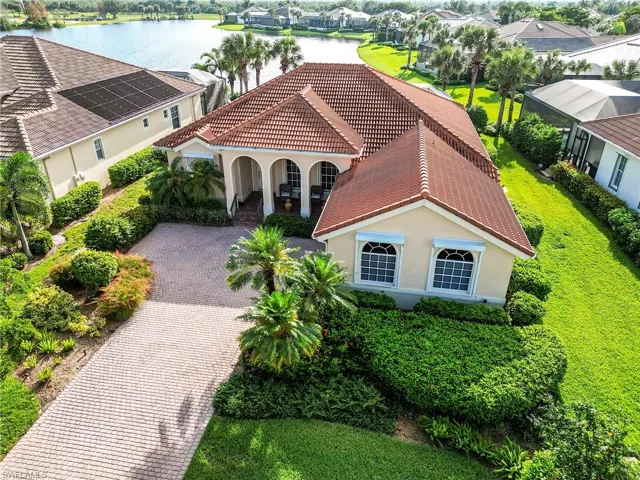 Premium lakefront Crown Colony Lot