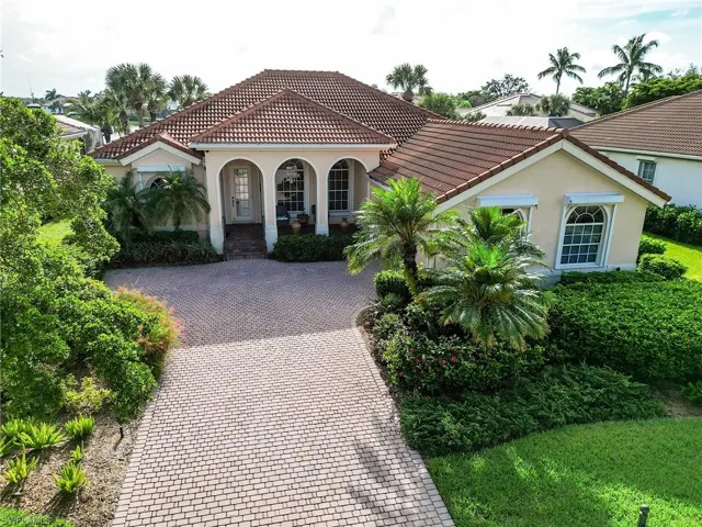 Large paver stone driveway
