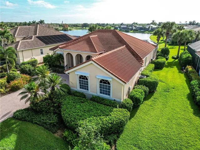 Large lot with space between homes
