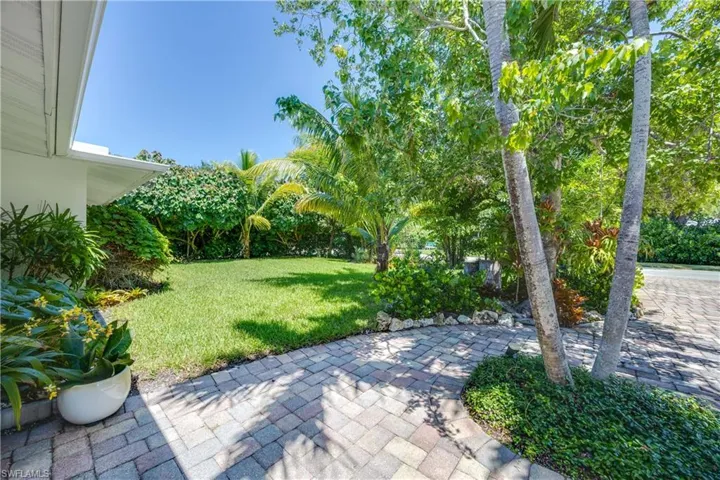 1304  Milano  DR, Naples, FL 34103