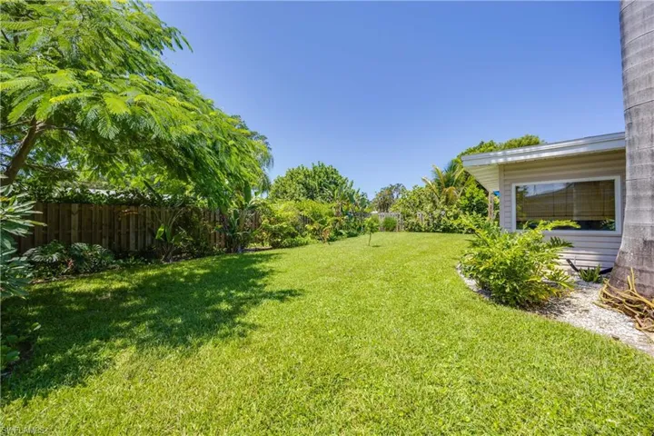 1304  Milano  DR, Naples, FL 34103