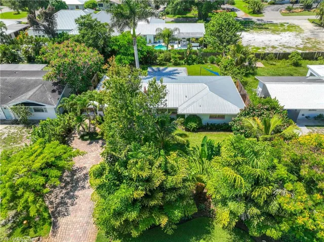 1304  Milano  DR, Naples, FL 34103