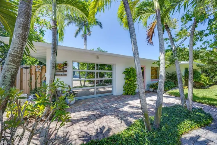 1304  Milano  DR, Naples, FL 34103