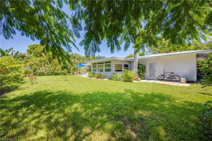 1304  Milano  DR, Naples, FL 34103