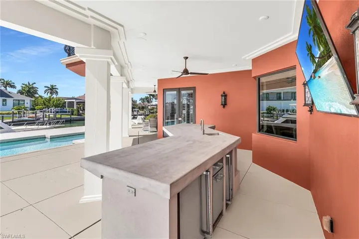 Outdoor Kitchen, Viking Appliances, wall mounted TV