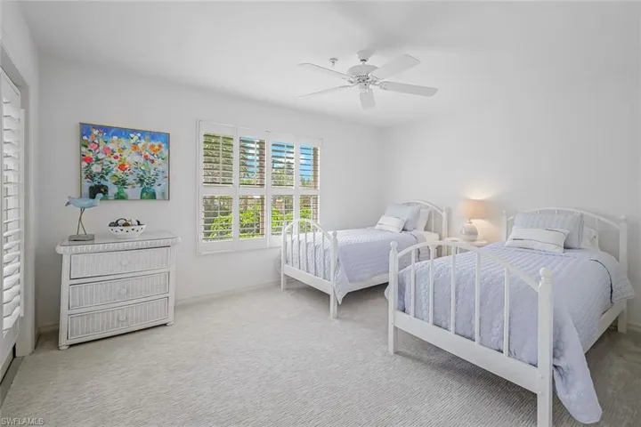 Guest Bedroom w/Twin Beds