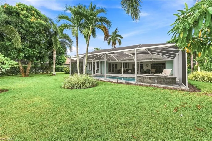 350 Pinehurst Cir, Naples, Florida 34113