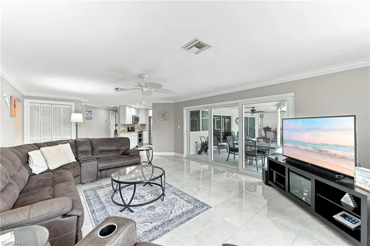 350 Pinehurst Cir, Naples, Florida 34113