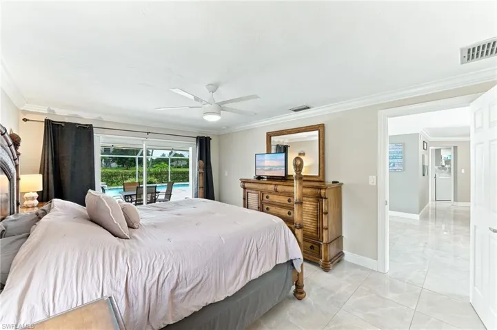 350 Pinehurst Cir, Naples, Florida 34113