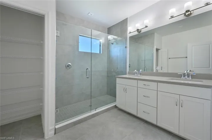 Master Bathroom upstairs dual sinks
