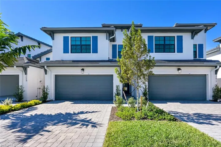 Front of Townhouse with 2 car garage