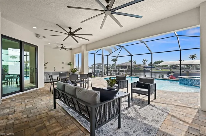 Covered Lanai with full Kitchen