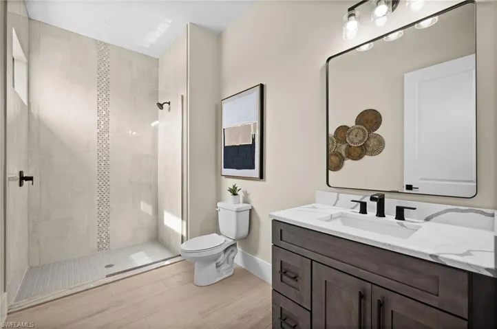 2nd Master Bedrooms Bath