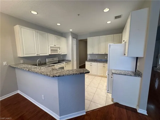 1410 Mariposa Cir 105, Naples, Florida 34105