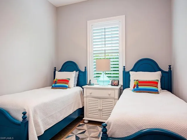 7202 Dominica Dr, Naples, Florida 34113