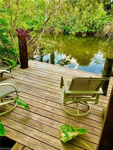 The waterfront dock makes easy work of getting in and out of your canoe / kayak