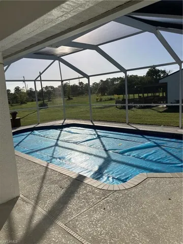 A great pool view, with NO NEIGHBORS to see!