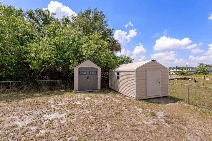 2004  Hercules  RD, Labelle, FL 33935