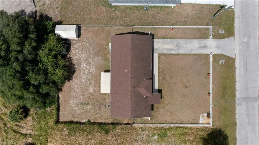 2004  Hercules  RD, Labelle, FL 33935