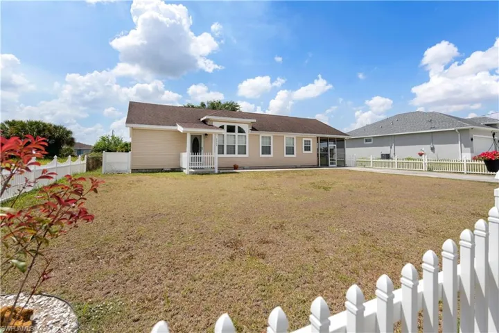 2004  Hercules  RD, Labelle, FL 33935