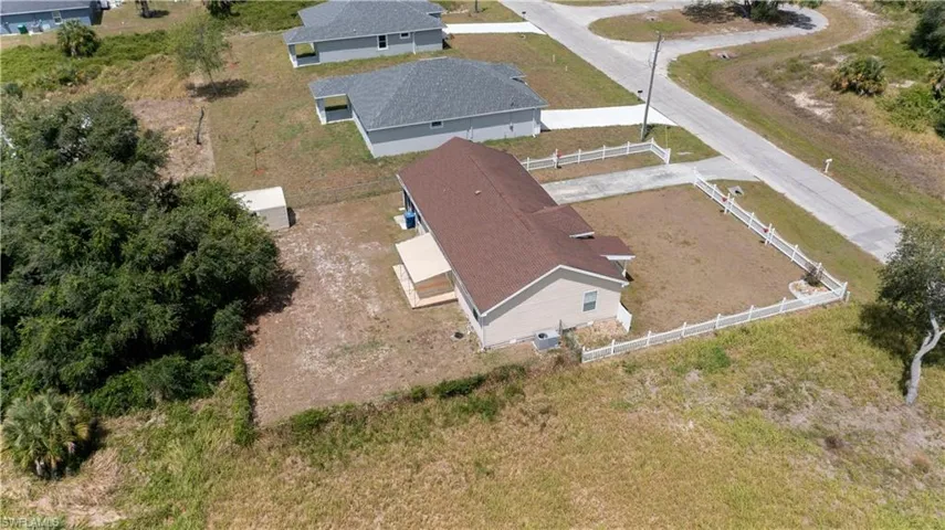 2004  Hercules  RD, Labelle, FL 33935