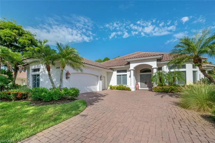 Beautiful Curb Appeal , 2 car garage plus 3rd Golf Cart Garage