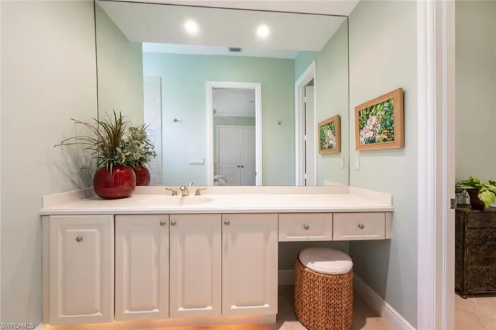 Ensuite for the guest bedroom 1