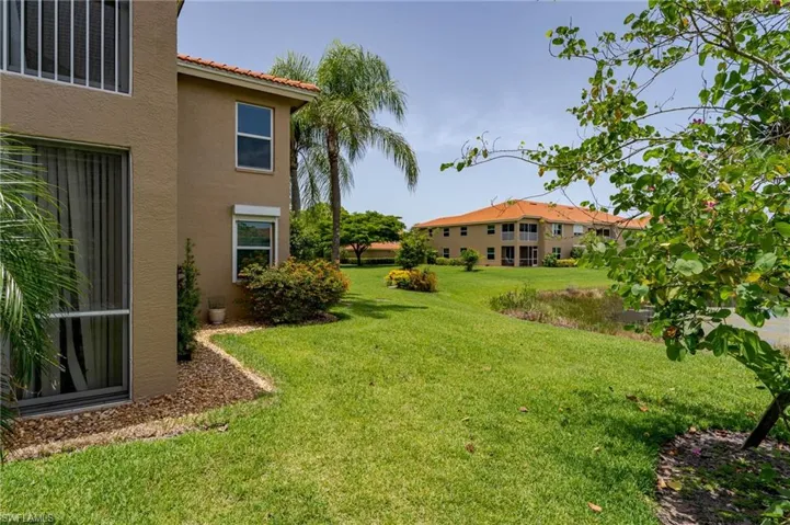 View of grassy yard