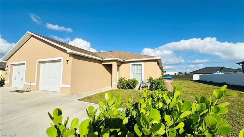 925 Andalusia Blvd, Cape Coral, Florida 33909