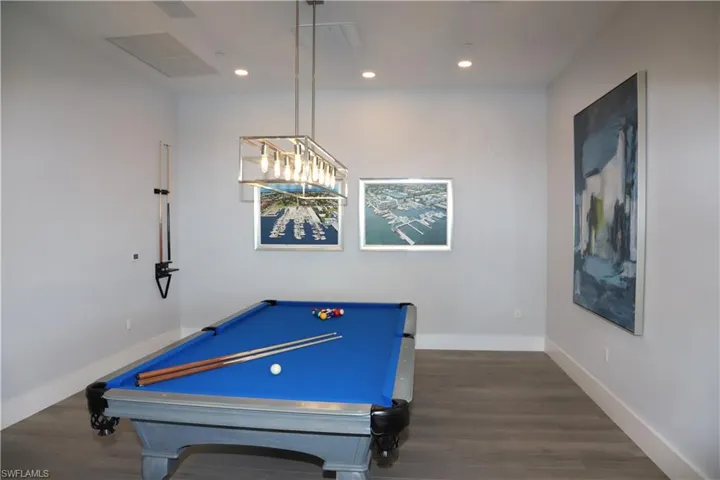 909  10th S ST, Naples, FL 34102