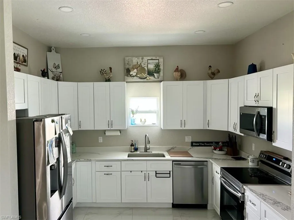 7005 Berwick CIR, Labelle, FL 33935,225061525