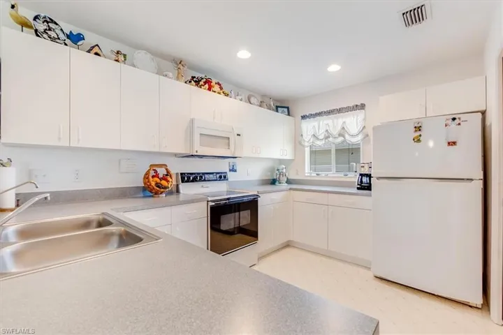 3824 SW 10th  PL, Cape Coral, FL 33914