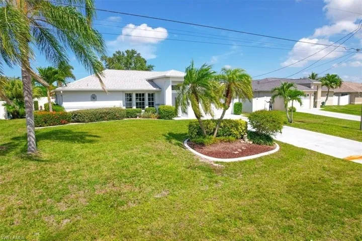 3824 SW 10th  PL, Cape Coral, FL 33914
