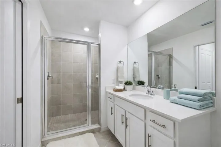 Main Bathroom with Shower