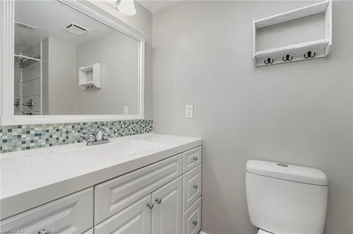 16051  Amberwood Lake  CT, Fort Myers, FL 33908