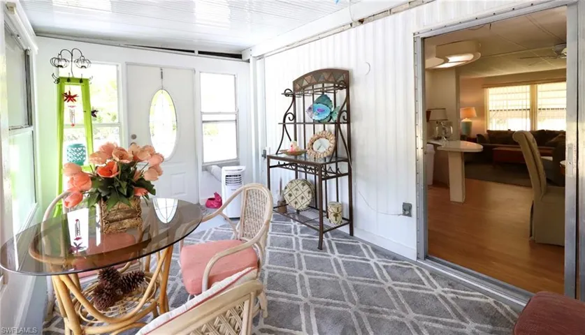 1041  Laurel  DR, North Fort Myers, FL 33917