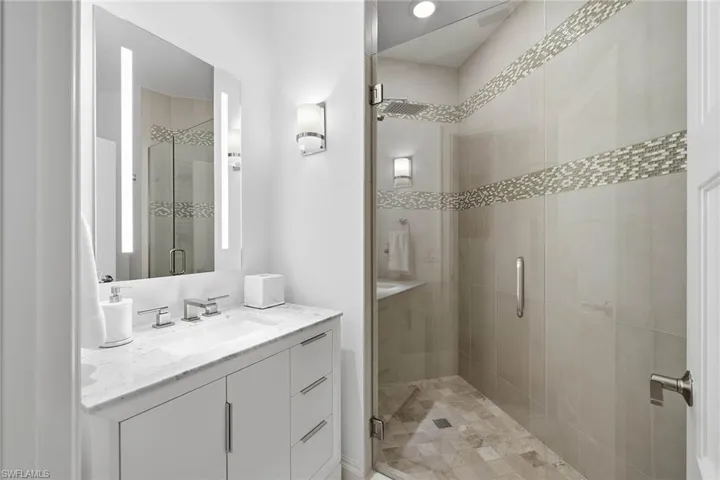 365 5th Ave S 306, Naples, Florida 34102