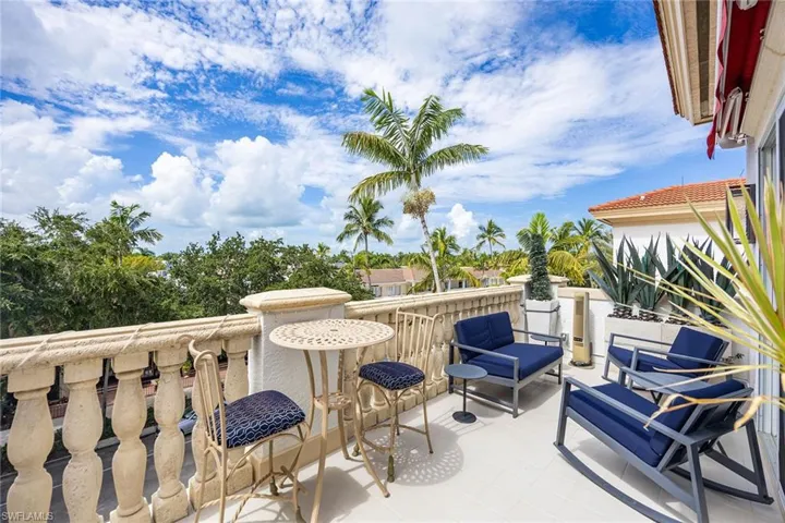365 5th Ave S 306, Naples, Florida 34102