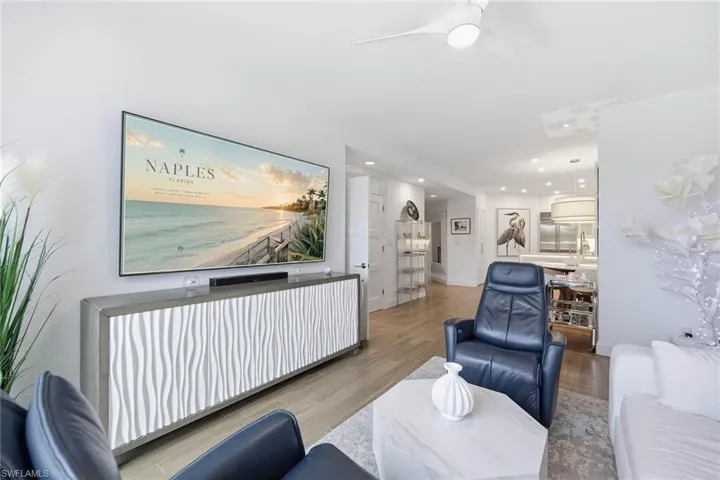 365 5th Ave S 306, Naples, Florida 34102