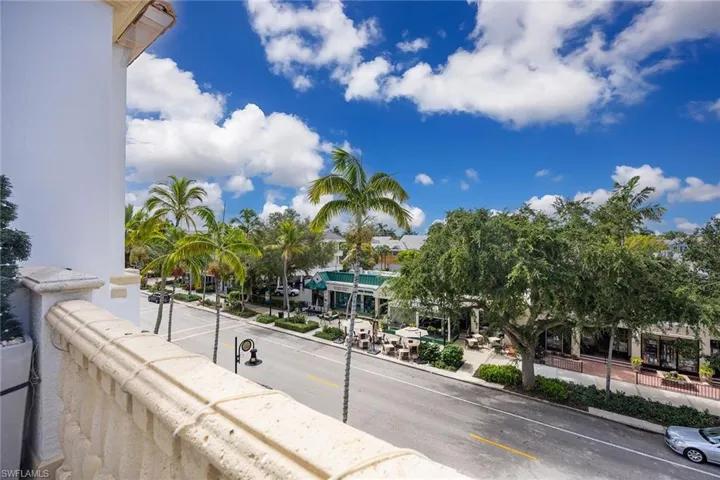 365 5th Ave S 306, Naples, Florida 34102