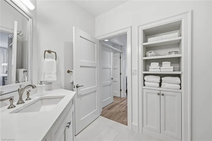 365 5th Ave S 306, Naples, Florida 34102