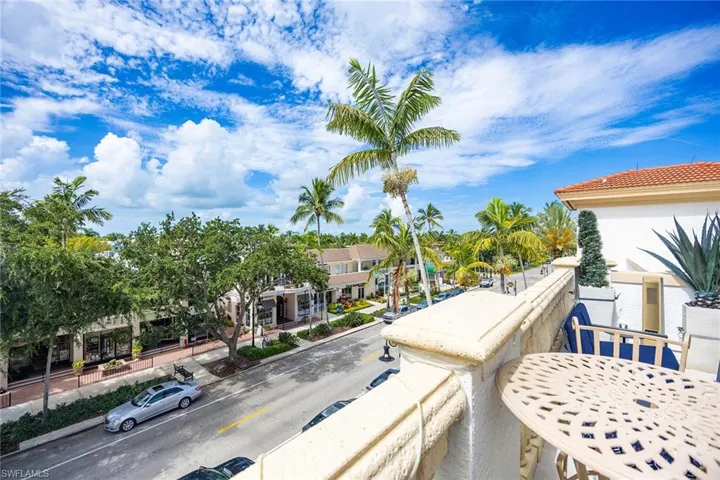 365 5th Ave S 306, Naples, Florida 34102
