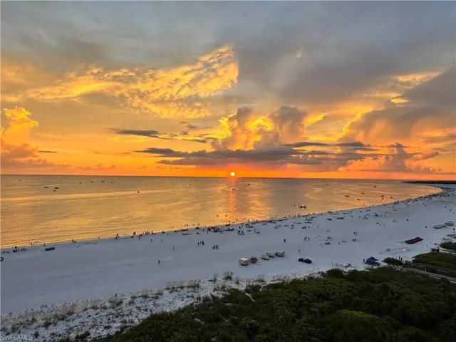 Year-round sunsets!