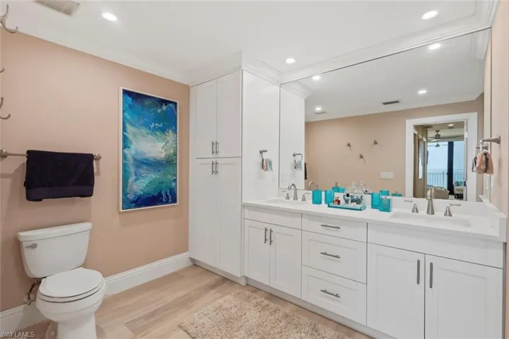 En-suite bathroom