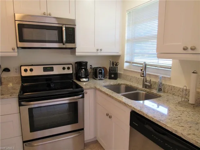 100 Forest Lakes Blvd 109, Naples, Florida 34105