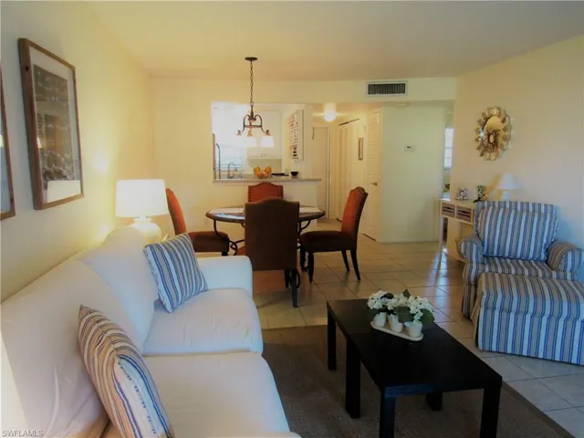 100 Forest Lakes Blvd 109, Naples, Florida 34105